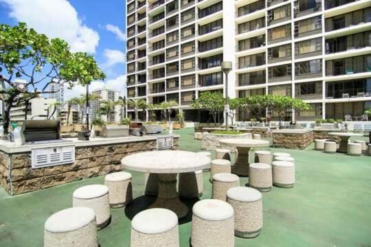 Deluxe Panoramic Mountain View Condo - 37Th Floor, Free Parking & Wifi Condo Honolulu Exterior foto